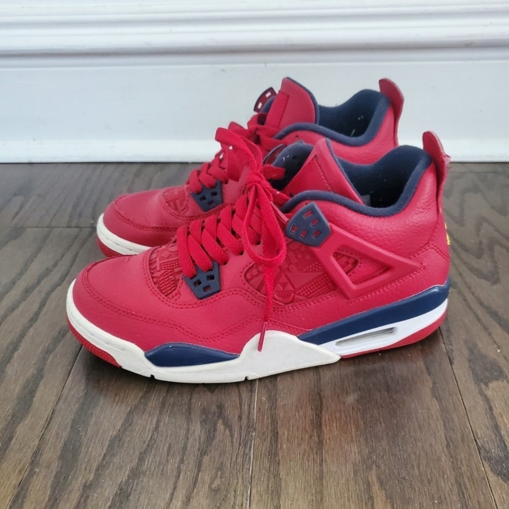 Nike-Jordan-4 Retro “FIBA” size 6Y
